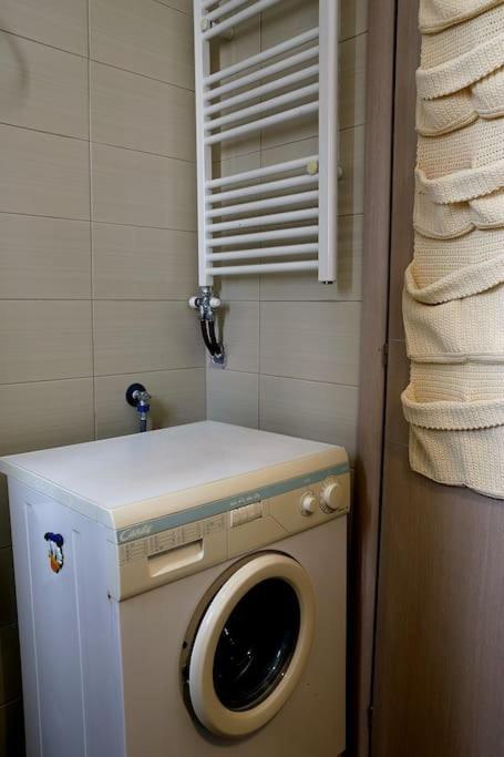 Fly Me To The Moon! Apartment Athens Luaran gambar