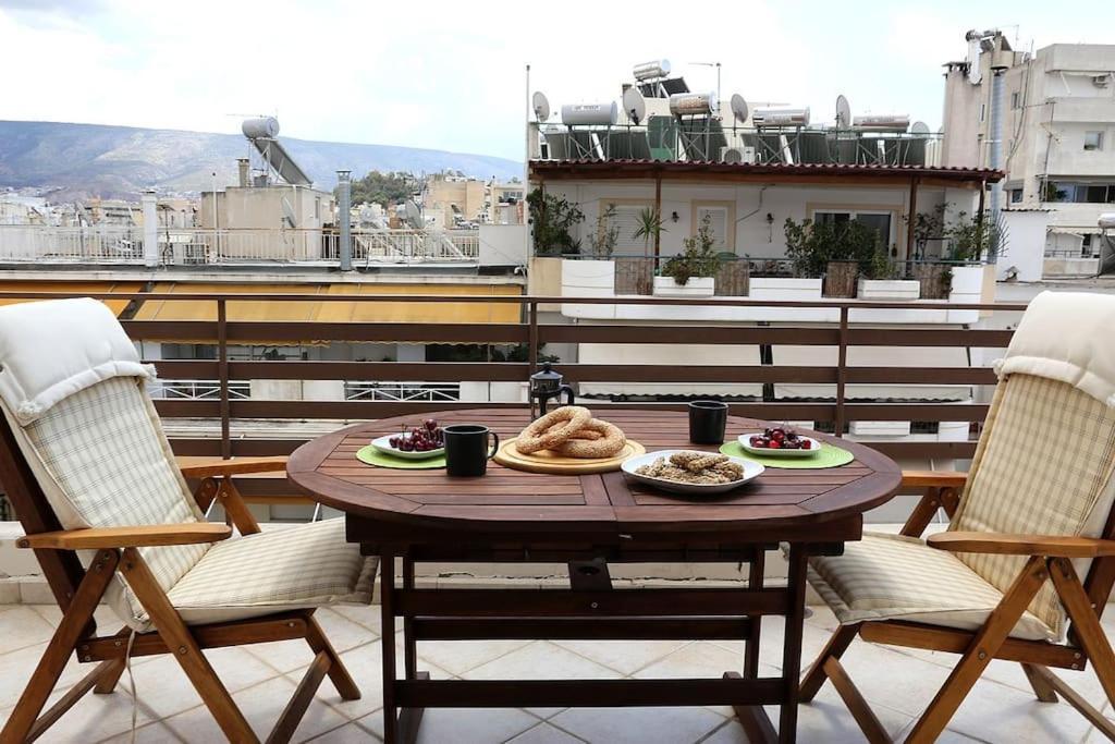 Fly Me To The Moon! Apartment Athens Luaran gambar