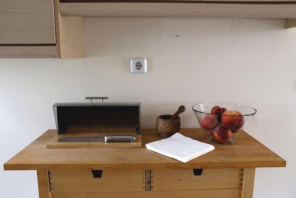Fly Me To The Moon! Apartment Athens Luaran gambar