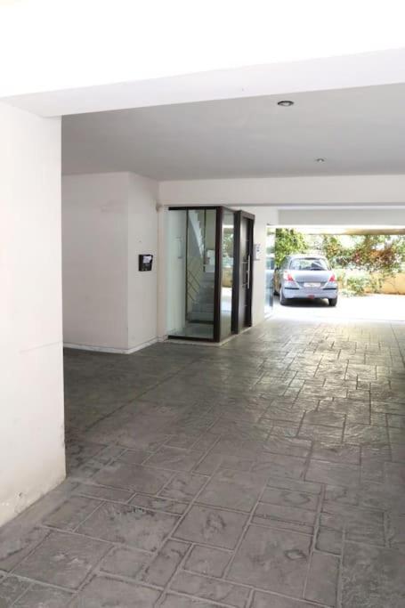 Fly Me To The Moon! Apartment Athens Luaran gambar