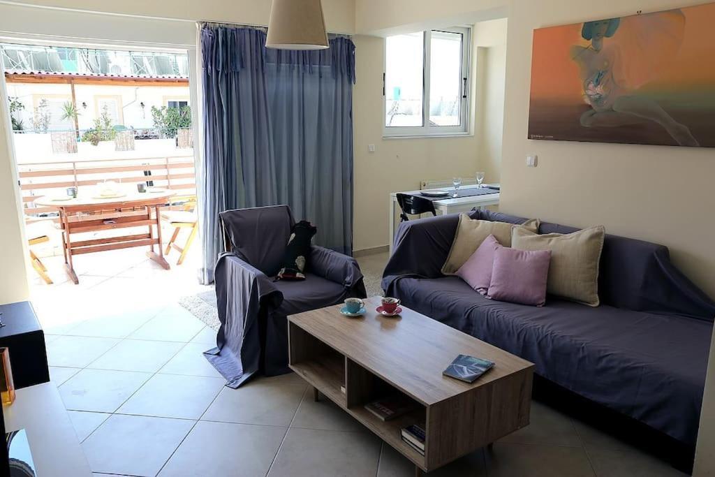 Fly Me To The Moon! Apartment Athens Luaran gambar